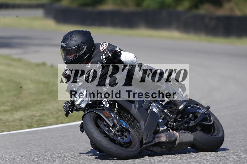 /Archiv-2025/49 26.08.2025 Cornu Master School ADR/blau-bleu/49